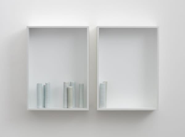 Edmund de Waal - and gone -, 2015 8 porcelain vessels in a pair of aluminium and plexiglass vitrines 38 x 60 x 10 cm